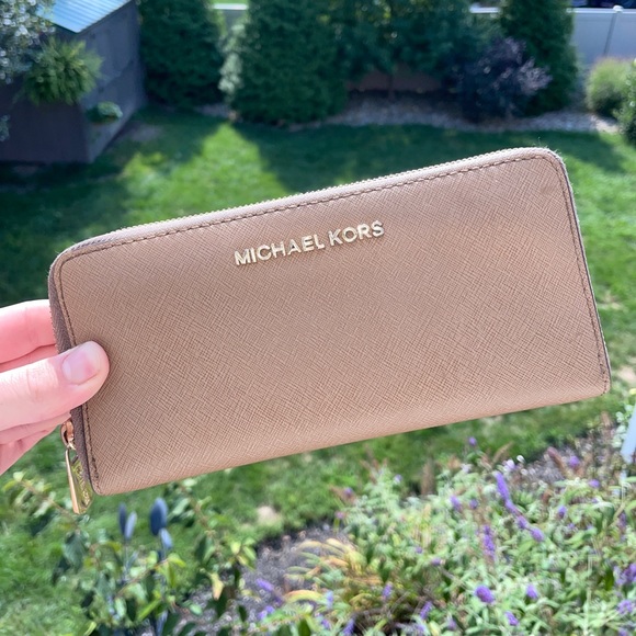 MICHAEL Michael Kors Handbags - Michael Kors Zipper Wallet